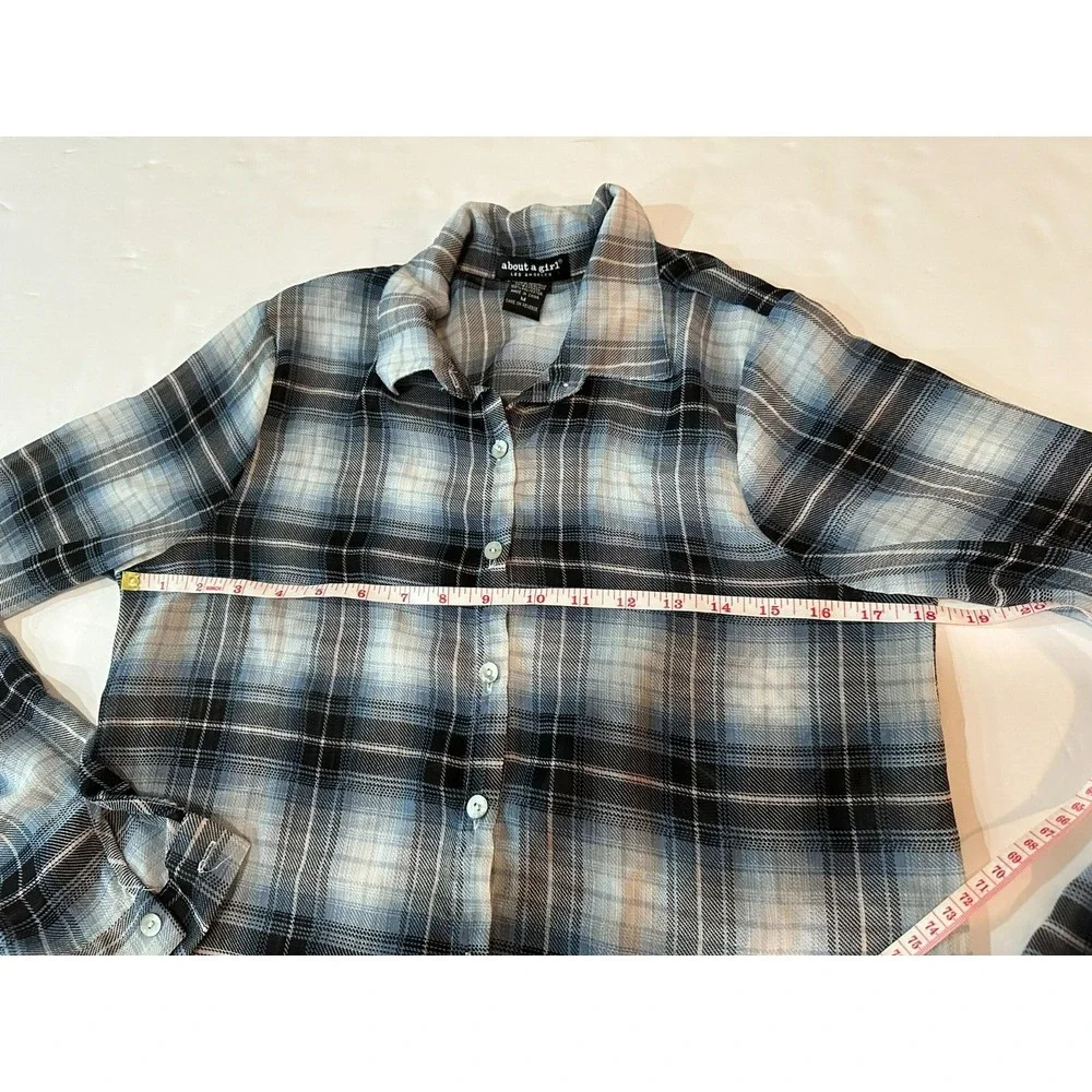 About‎ A Girl Plaid Lynn Plaid Flannel Shirt Medium Buttons